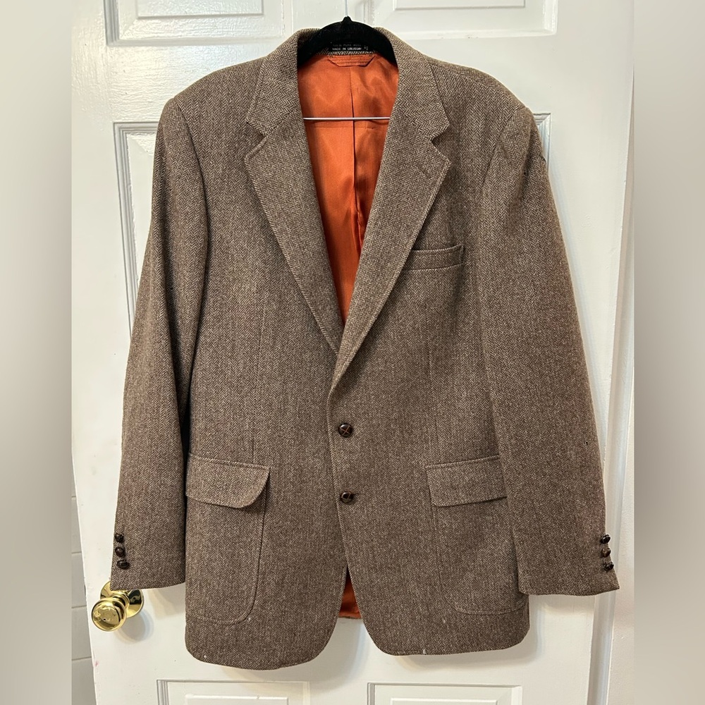 Elegant Tan Sport Coat with Classic Design